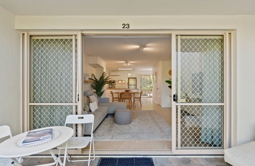 Sunrise Beach Apartment | Beach Breakers Resort