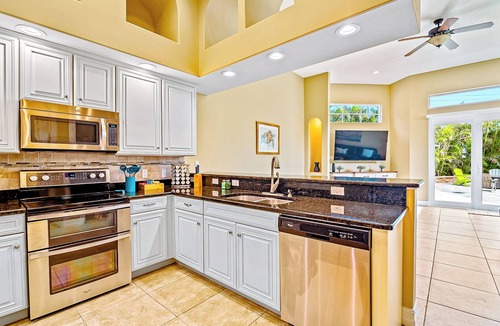 Indian Harbour Beach House | Beach Breezes & Backyard Bliss — Hot Tub, Fire Pit, Shuffleboard & BBQ Fun! 🏖️