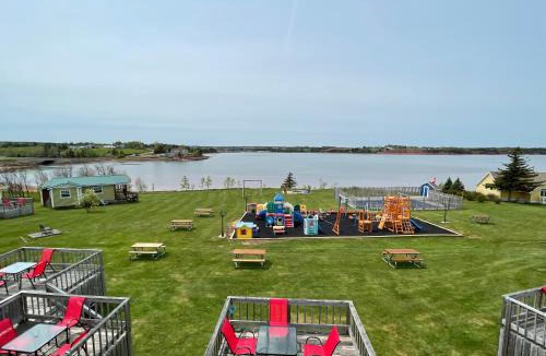 Bayview Resort | Beach & Breeze Cottages