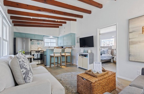 Peninsula House | Beach Bungalow on the Peninsula - Steps From Sand in Long Beach with Beach Gear