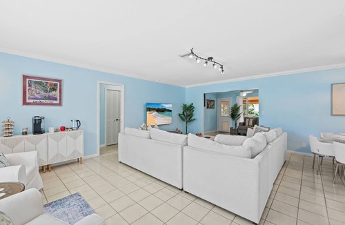 Terra Mar Island Estates House | Beach Bungalow | Walk to Beach | Swimspa | Jacuzzi