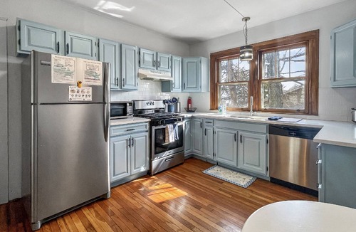 West Haven House | Beach Bungalow, walk to beach, private backyard