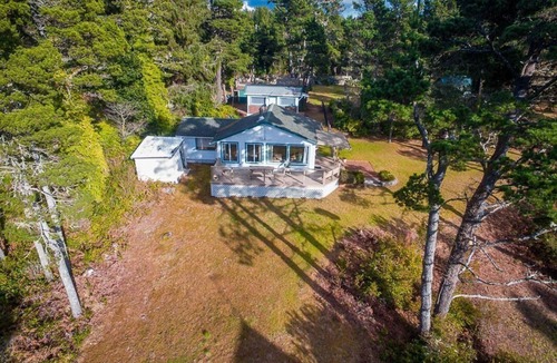 Ocean Park House | Beach Cabin, Romantic, 5 min to beach, Private (Looney)