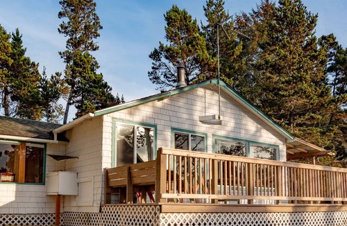 Ocean Park House | Beach Cabin, Romantic, 5 min to beach, Private (Looney)