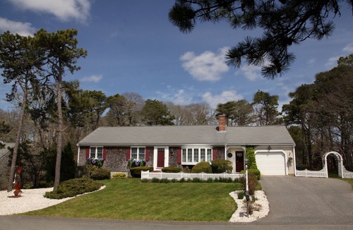 South Chatham House | Beach Chic Chatham 5 Star 5 Min Walk to Beach-Newly Renovated Private Retreat AC