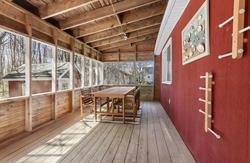 Pointe-du-Chene Ski Chalet | Beach & Comfort | La Trappe a Houmard