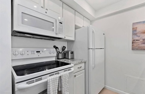 Hutchinson Island South Apartment | Beach Condo/High-End Finishes/Island Beach Resort/No Cleaning Fee/Condo 109