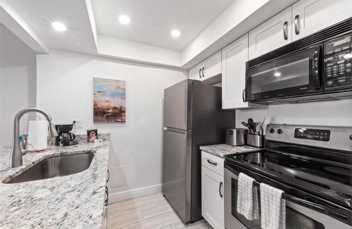 Hutchinson Island South Apartment | Beach Condo/High-End Finishes/Island Beach Resort/No Cleaning Fee/Condo 112