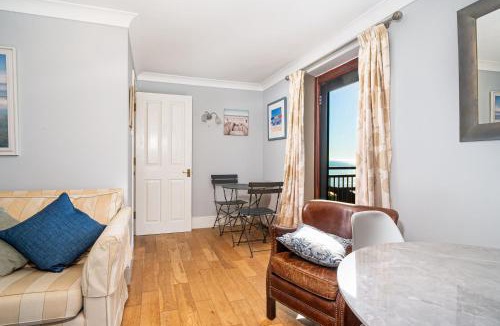 Seaview House | Beach Corner