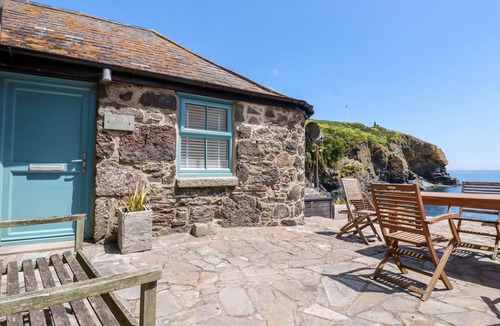 Cadgwith Cottage | Beach Cottage