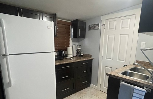 Osoyoos Cabin | Beach cottage oasis Perfectly Located -- 5 min from beach and downtown !