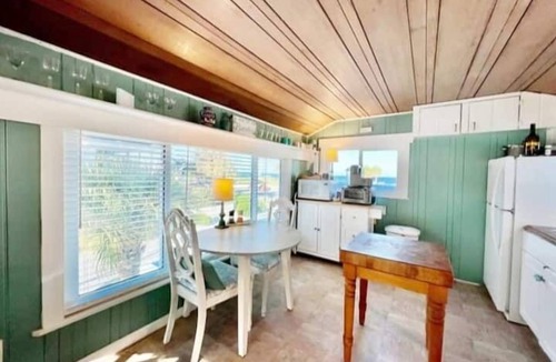 Pass-a-Grille House | Beach Cottage-Pass a Grille- Steps to beach