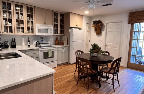 Saint Simons Island House | Beach Cottage with Pool