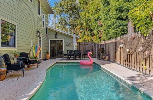 River District House | Beach Days/Downtown Nights-Ideal Location. Free Heated Pool- Fire Pit