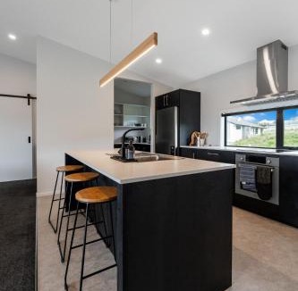 Riverton House | Beach Days & Relaxing Stays