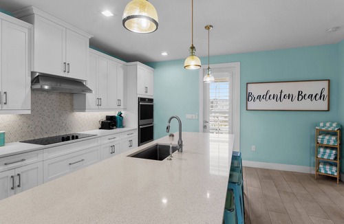Bradenton Beach House | Beach Daze - 7 bedrooms short walk to beach with private heated pool & spa!