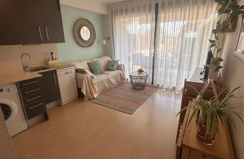 Castelldefels Apartment | Beach flat with garden