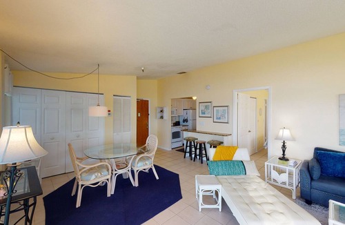 Madeira Beach Condo | Beach Front 1B1B Balcony 2 Beds - Surf Song #349