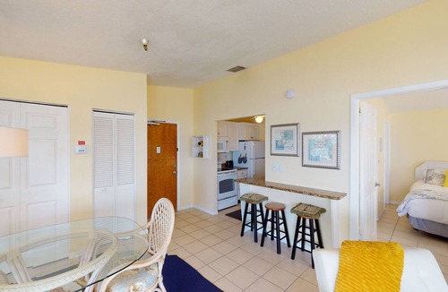 Madeira Beach Condo | Beach Front 1B1B Balcony 2 Beds - Surf Song #349
