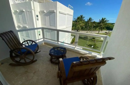 El Soco Apartment | Beach Front 2-Story penthouse BBQ Hottub La Romana