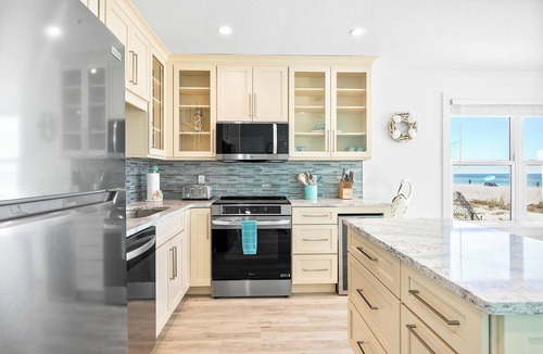Ilexhurst House | Beach Front 4 Units at Four Beach Lovers All Units