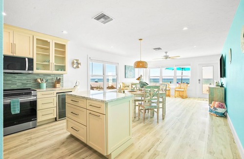 Ilexhurst House | Beach Front 4 Units at Four Beach Lovers All Units