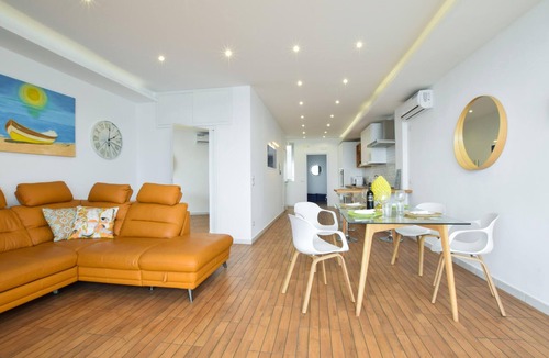 Giardini Naxos Apartment | Beach front apartment in Giardini Naxos