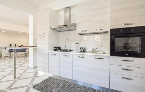 Casteldaccia Apartment | Beach Front Apartment In Casteldaccia With Wifi