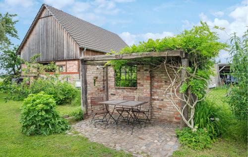 Am Salzhaff Apartment | Beach Front Apartment In Am Salzhaff With Wifi