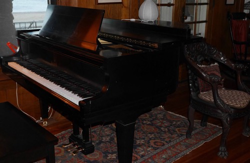 Woodmont House | Beach Front Arts & Crafts House With Gorgeous Views Of The Sound