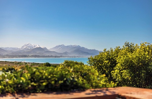 Kaikoura House | Beach Front Bach | Games Room | Handy Location - KK58106