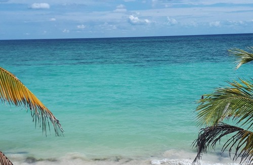 El Placer House | Beach front Bugalow. Off the beaten path.
