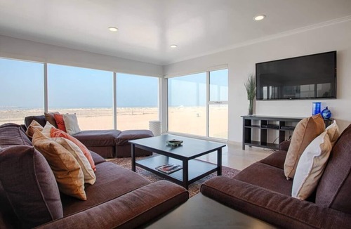 Marina del Rey Villa | Beach Front Dream 2 Story Condo!