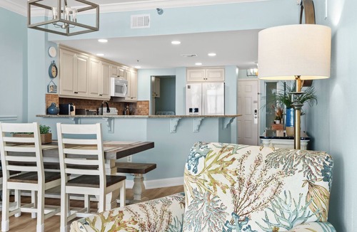 Destin Condo | Beach Front | Endless Views | Gulf Front Pool | Hot Tub
