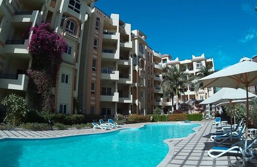 Village Road Apartment | Beach front flat with sea view in Sahl Hasheesh, Hurghada,