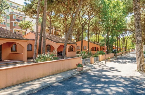 Lido di Spina House | Beach front home in Lido di Spina FE with outdoor swimming pool
