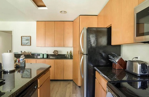 Crown Point Condo | Beach Front Home, Hot Tub, View, Parking!