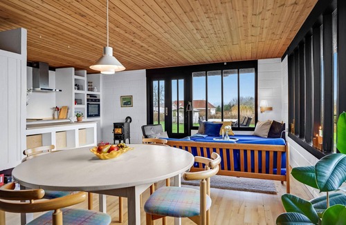 Middelfart House | Beach front home in Asperup with house sea view