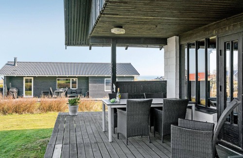 Middelfart House | Beach front home in Asperup with house sea view