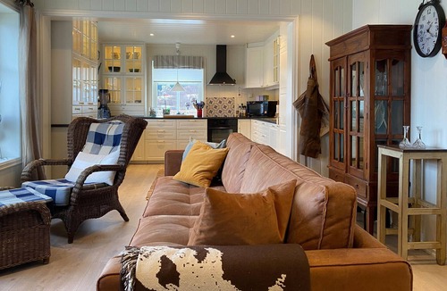 Vanylven House | Beach front home in Rovde with WiFi
