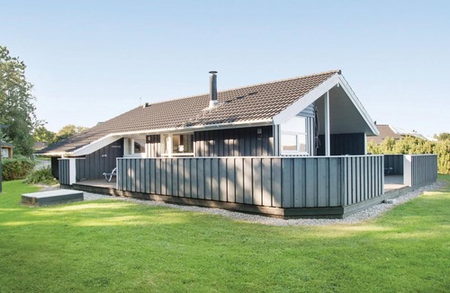 Mommark Strand House | Beach front home in Sydals with sauna