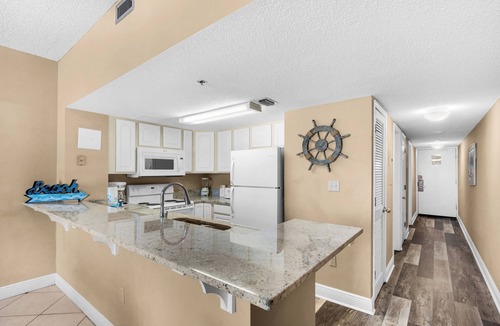 Destin Condo | ☀️Beach Front I Ground Floor I Indoor/Outdoor Pool I Sauna I 1BR SunDestin 102☀️