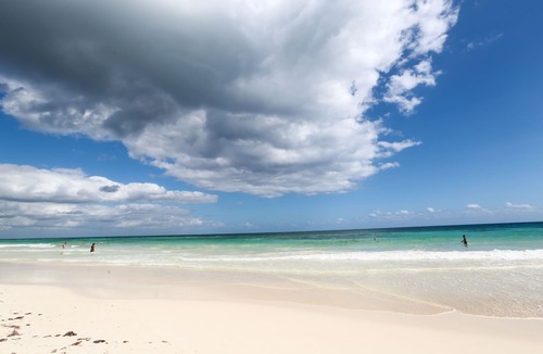 Zona Hotelera House | Beach Front King Size Cabaña Concha
