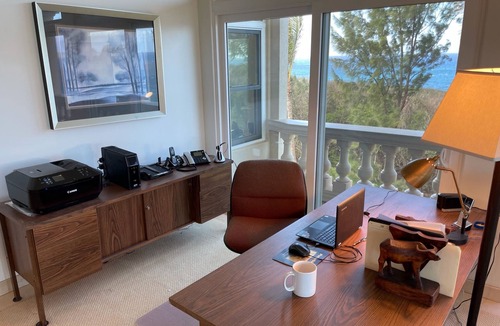 Maunaloa House | Beach Front Luxury on 3 Mile White Sand Papohaku Beach