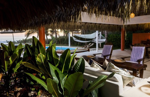 Barra de Colotepec Villa | Beach Front, Ocean Front Living, Affordable Price - Family Friendly