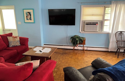 Cottage Line House | Beach Front on the Bay - Pet Friendly, Wi-Fi, Parking, Large Water front Deck