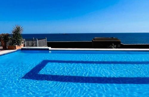 San Geronimo Apartment | Beach Front Penthouse in Exclusive Tower