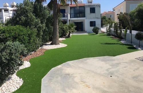 Pervolia Apartment | Beach Front Periyiali Gardens