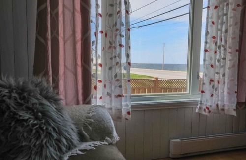 Cap-Chat House | Beach front quality house, open year round, Cap- Chat, Gaspesie, fishing, kayak,