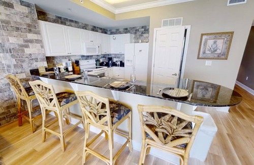 El Centro Beach Resort | Beach Front Resort with Gulf View in Panama City Beach with all amenities!